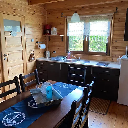 別荘 Letniskowe Karpiowka ルビャトボ