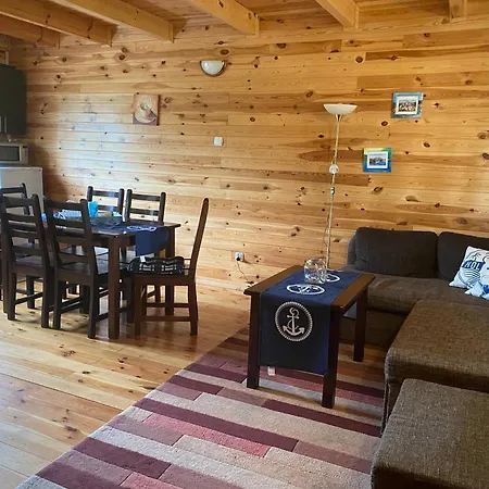 Letniskowe Karpiowka 別荘 *