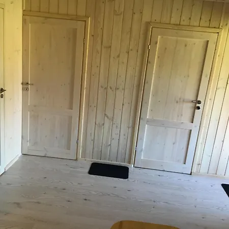 別荘 Letniskowe Karpiowka ルビャトボ